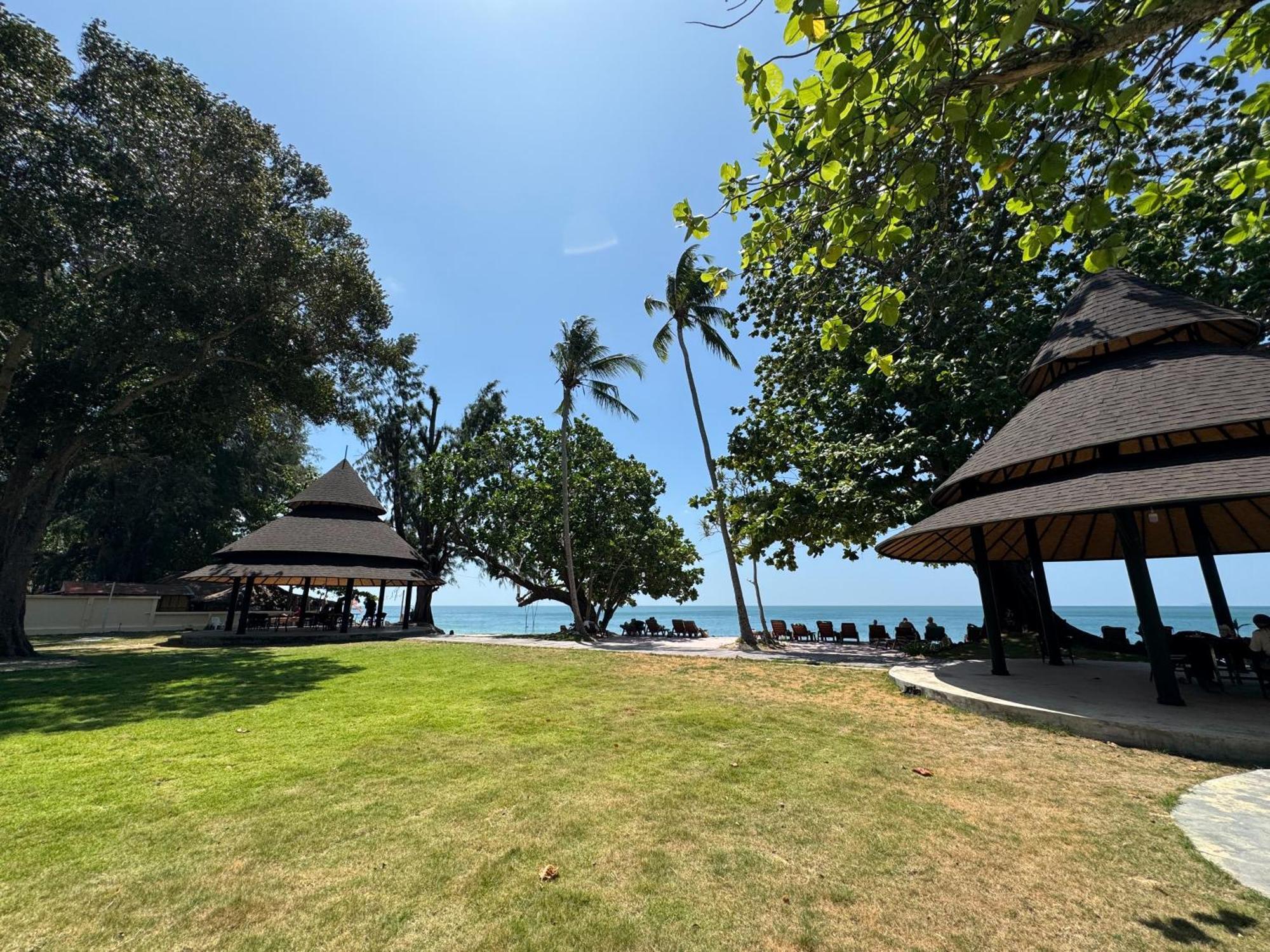 Beach Bungalow At Lanta Resort Koh Lanta Exterior photo